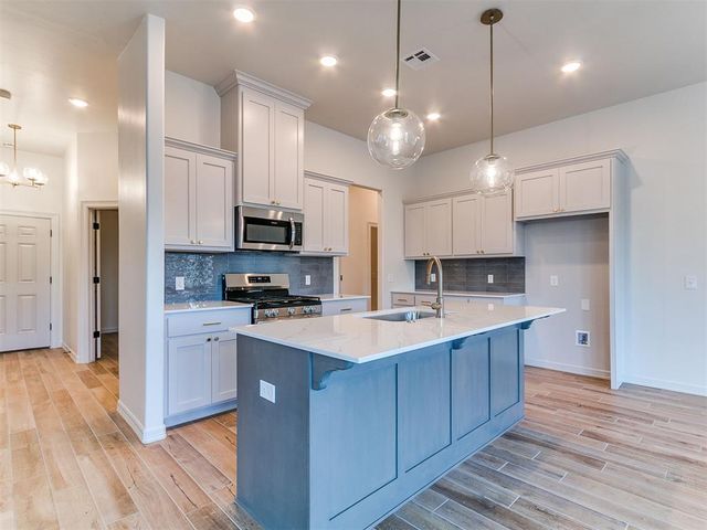 7708 Three Woods Lane, Yukon, OK 73099
