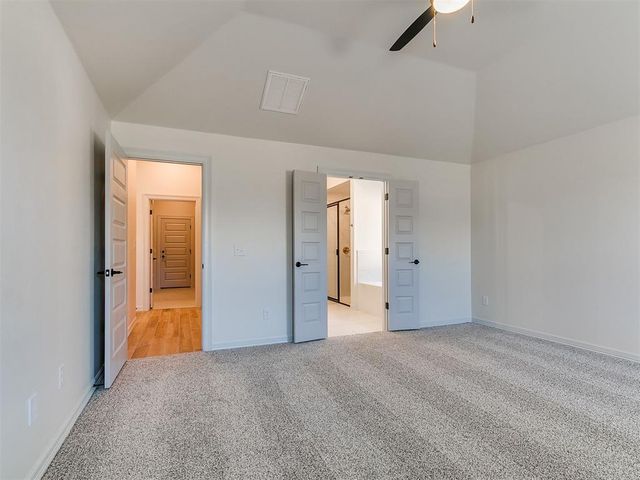 7708 Three Woods Lane, Yukon, OK 73099