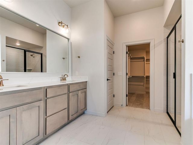 7708 Three Woods Lane, Yukon, OK 73099