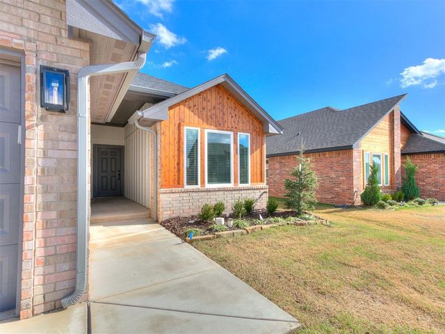7708 Three Woods Lane, Yukon, OK 73099