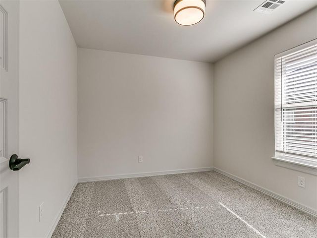 7708 Three Woods Lane, Yukon, OK 73099