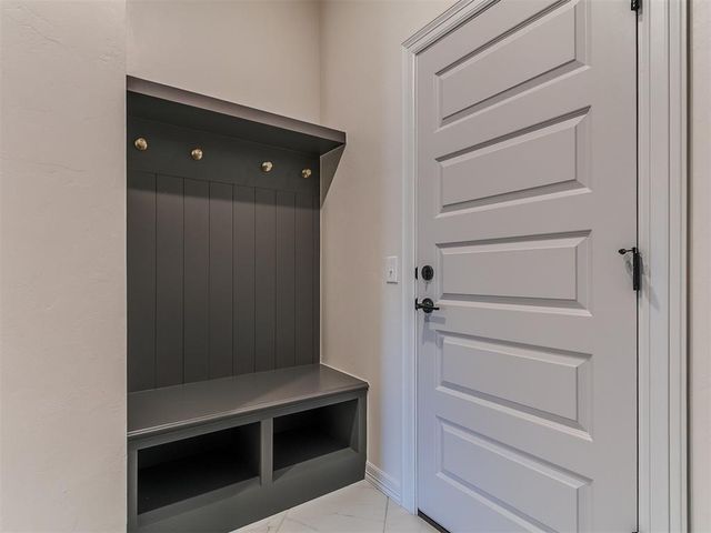 7708 Three Woods Lane, Yukon, OK 73099