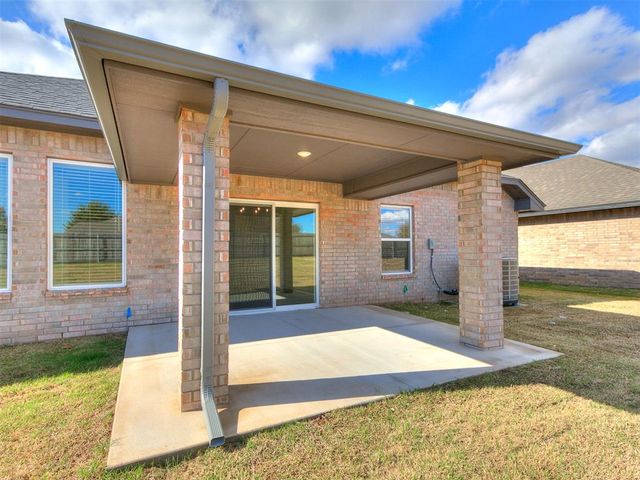 7708 Three Woods Lane, Yukon, OK 73099