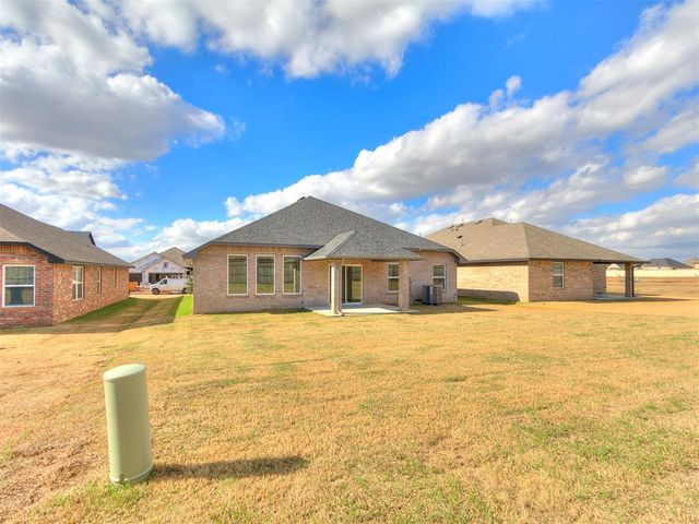 7708 Three Woods Lane, Yukon, OK 73099