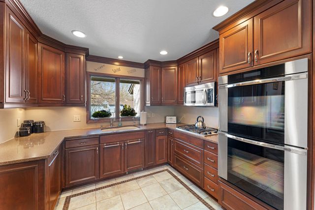 8119 Lower 129th Court, Apple Valley, MN 55124