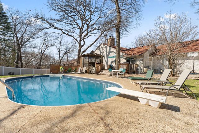 8119 Lower 129th Court, Apple Valley, MN 55124