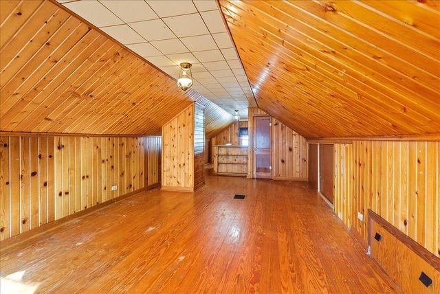 1107 E Mitchell Avenue, Waterloo, IA 50702