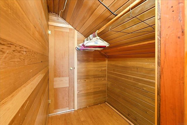 1107 E Mitchell Avenue, Waterloo, IA 50702