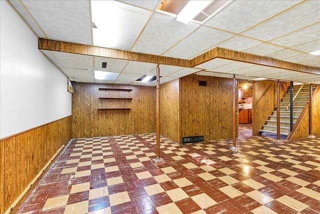 1107 E Mitchell Avenue, Waterloo, IA 50702