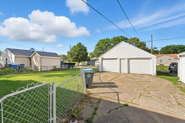 1107 E Mitchell Avenue, Waterloo, IA 50702