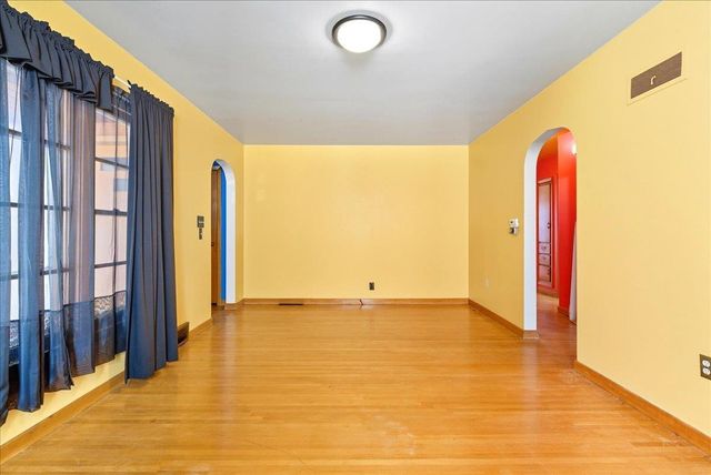 1107 E Mitchell Avenue, Waterloo, IA 50702