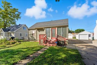 1107 E Mitchell Avenue, Waterloo, IA 50702