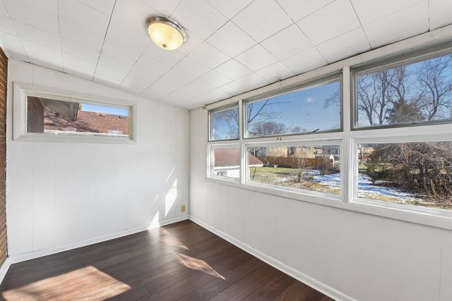 427 S Cornell Avenue, Villa Park, IL 60181