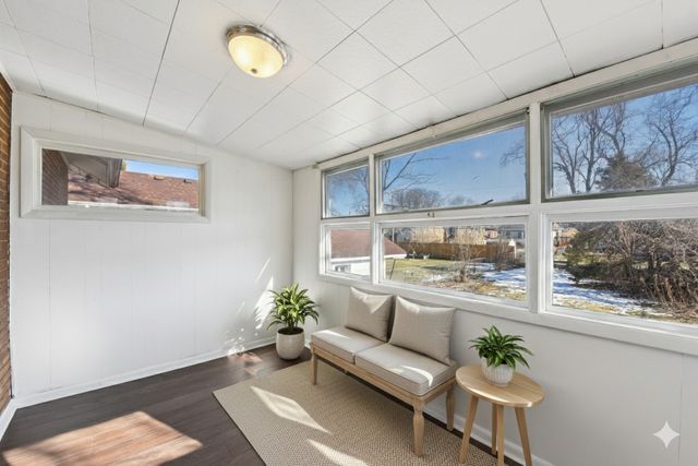 427 S Cornell Avenue, Villa Park, IL 60181