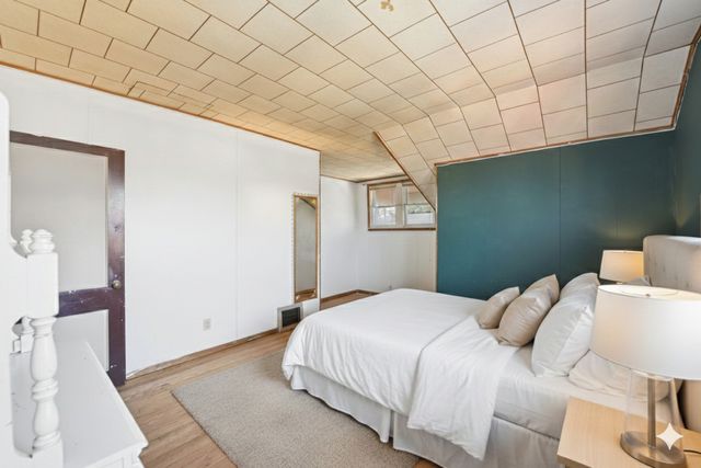 427 S Cornell Avenue, Villa Park, IL 60181