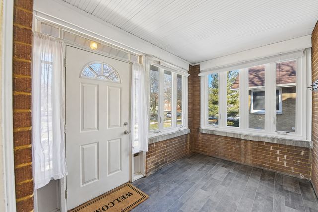 427 S Cornell Avenue, Villa Park, IL 60181