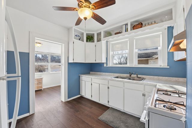 427 S Cornell Avenue, Villa Park, IL 60181