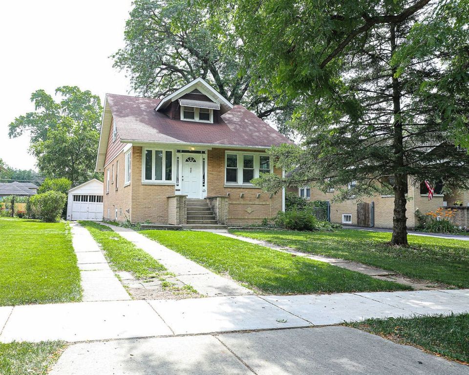 427 S Cornell Avenue, Villa Park, IL 60181
