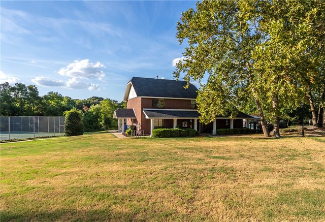 1631 N Arthurs Court, Fayetteville, AR 72701