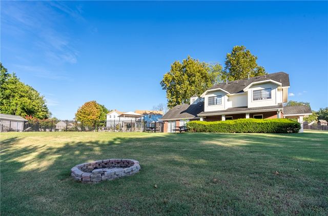 1631 N Arthurs Court, Fayetteville, AR 72701