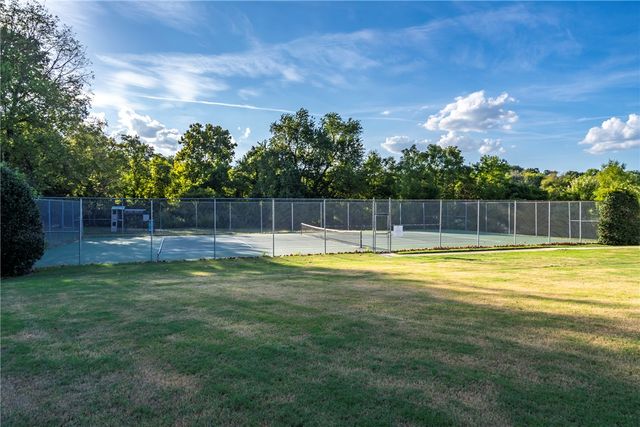 1631 N Arthurs Court, Fayetteville, AR 72701