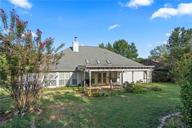 1631 N Arthurs Court, Fayetteville, AR 72701