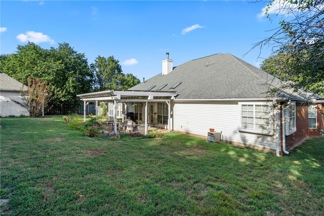 1631 N Arthurs Court, Fayetteville, AR 72701