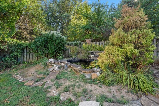 1631 N Arthurs Court, Fayetteville, AR 72701
