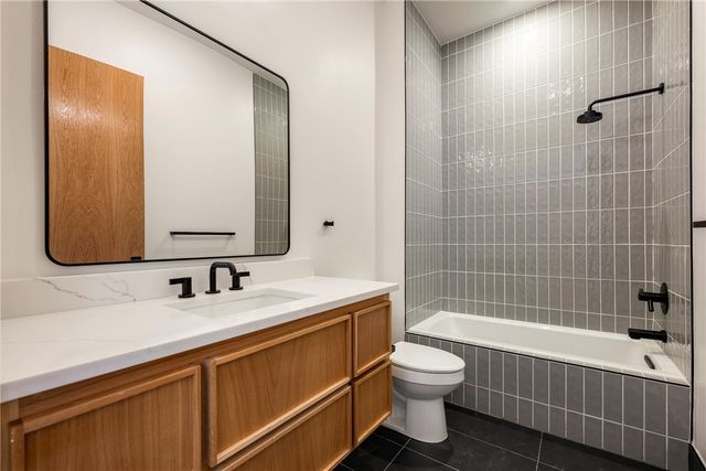 905 SE 4th 204, Bentonville, AR 72712