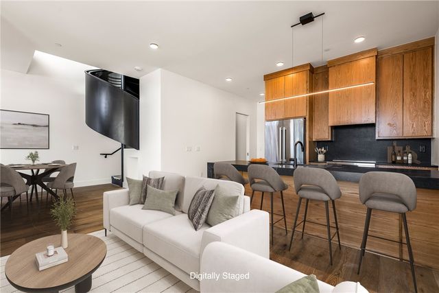 905 SE 4th 204, Bentonville, AR 72712