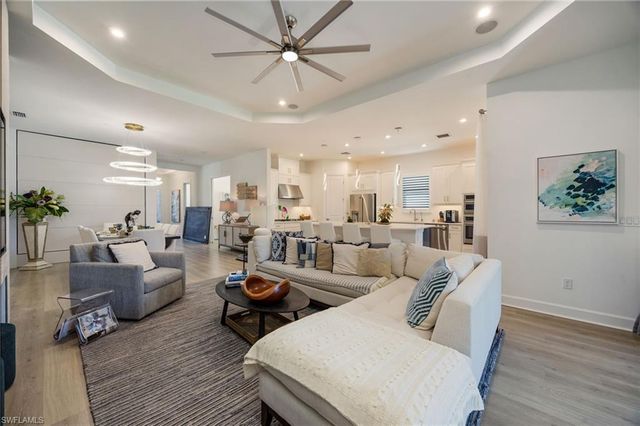 8143 Lucello TER S, Naples, FL 34114