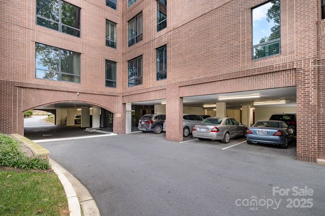 830 Cherokee Road, Charlotte, NC 28207