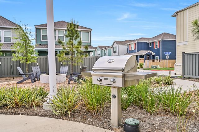 2403 Bay Breeze Drive, Kemah, TX 77565