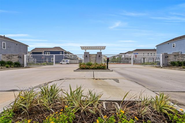 2403 Bay Breeze Drive, Kemah, TX 77565