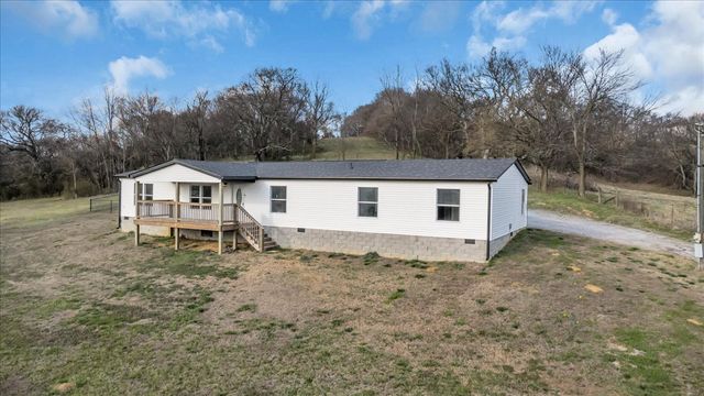 2096 Coleman Rd, Cornersville, TN 37047