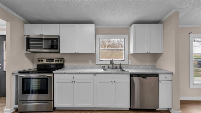 2096 Coleman Rd, Cornersville, TN 37047