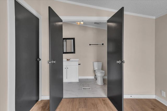 2096 Coleman Rd, Cornersville, TN 37047