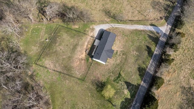 2096 Coleman Rd, Cornersville, TN 37047