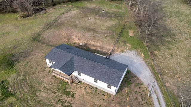 2096 Coleman Rd, Cornersville, TN 37047