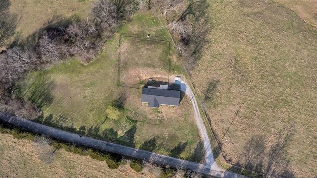 2096 Coleman Rd, Cornersville, TN 37047