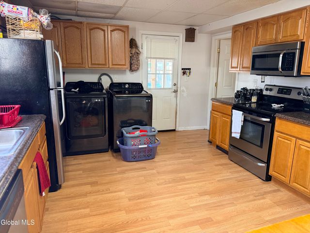8 First Street, Waterford, NY 12188