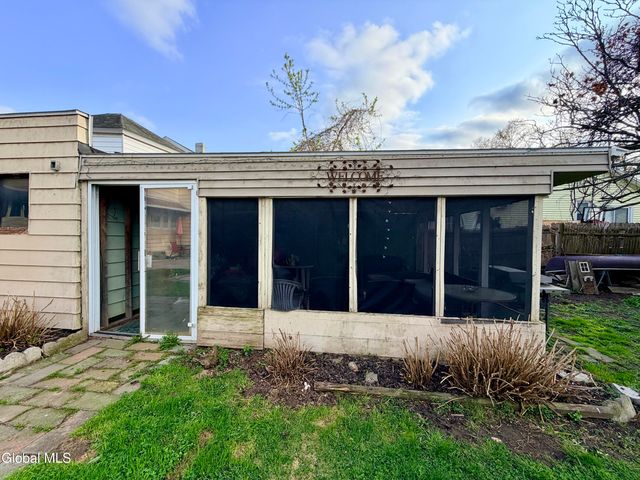 8 First Street, Waterford, NY 12188
