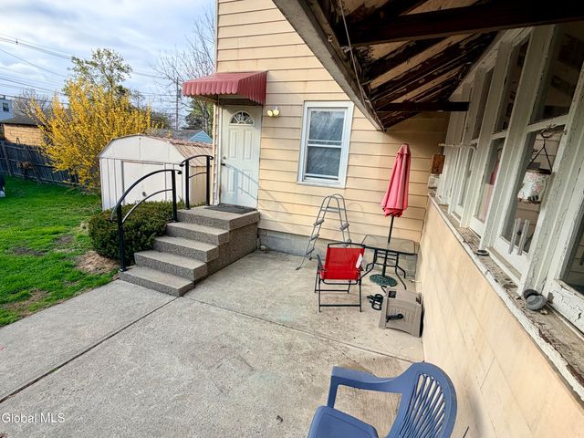 8 First Street, Waterford, NY 12188