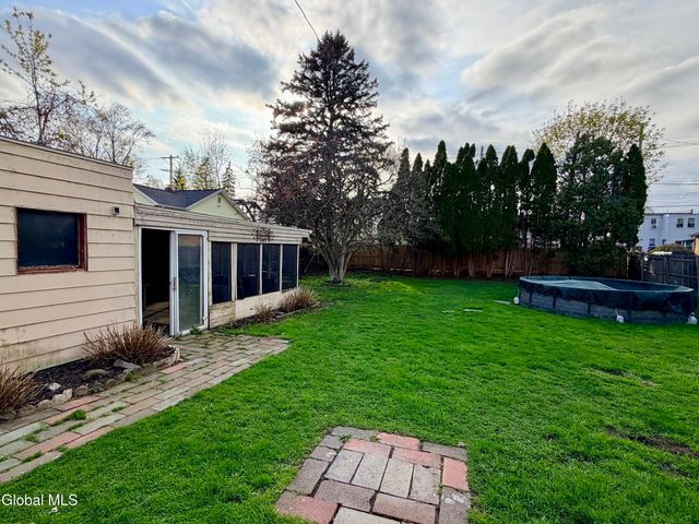 8 First Street, Waterford, NY 12188