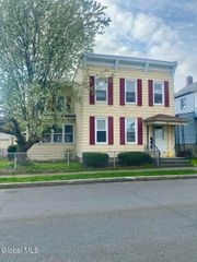 8 First Street, Waterford, NY 12188