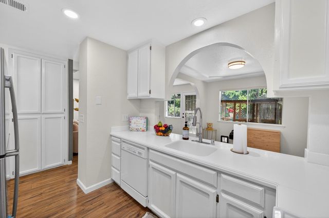 4049 San Juan Ave, Fair Oaks, CA 95628