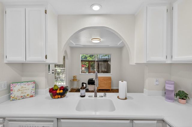 4049 San Juan Ave, Fair Oaks, CA 95628