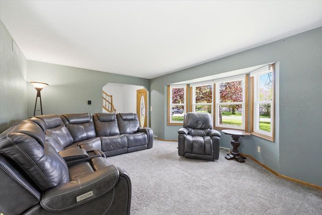 W169N9873 Nigbor DRIVE, Germantown, WI 53022