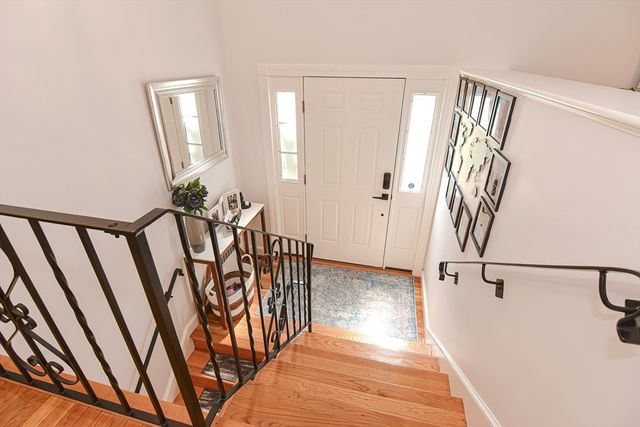 7 Lynch Ave, Dedham, MA 02026