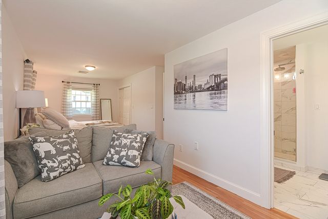 7 Lynch Ave, Dedham, MA 02026